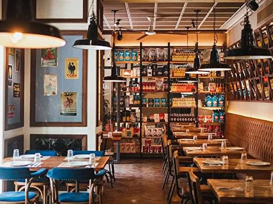 Immagine 1 di Locale commerciale in affitto  in Via Enrico Forlanini 22 a Firenze