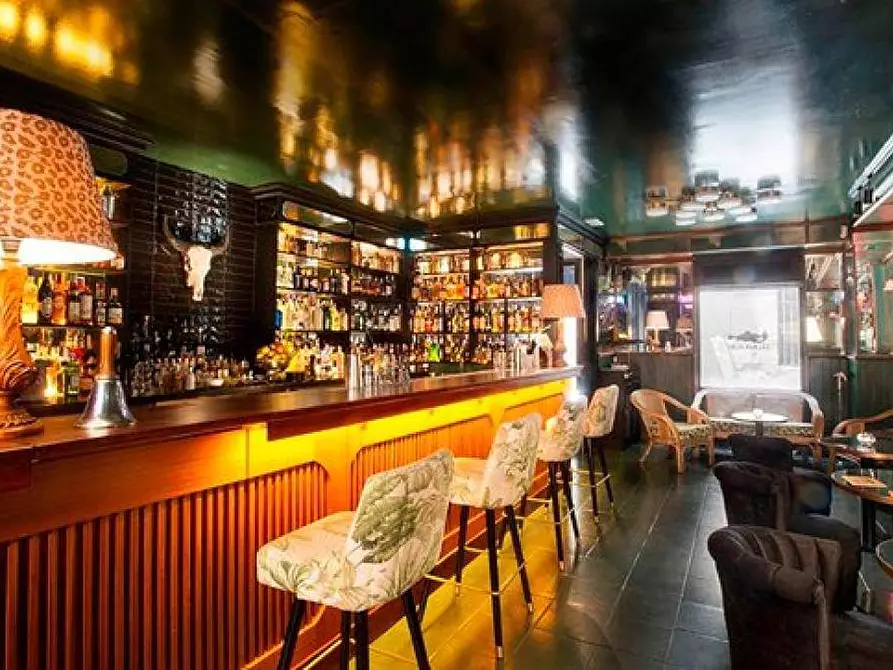 Immagine 2 di Locale commerciale in affitto  in Via Enrico Forlanini 22 a Firenze