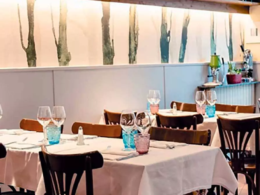 Immagine 3 di Attività commerciale in vendita  in Piazza Ravenna 5 a Firenze