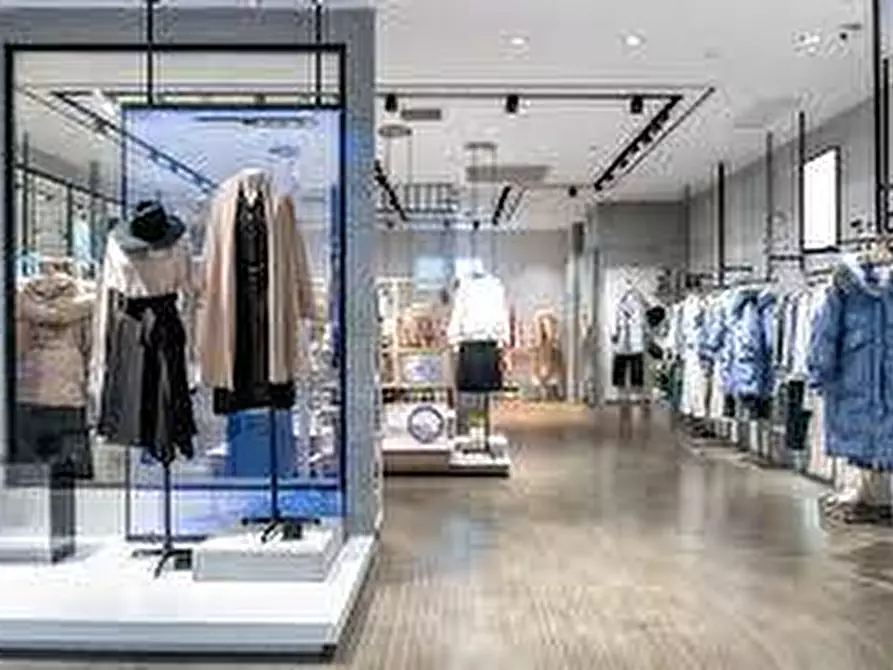 Immagine 8 di Attività commerciale in vendita  in Via Vincenzo Gioberti 70 a Firenze