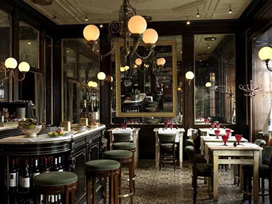 Immagine 1 di Attività commerciale in vendita  in Piazza Cesare Beccaria a Firenze