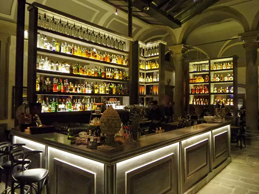 Immagine 2 di Attività commerciale in vendita  in Piazza Cesare Beccaria a Firenze