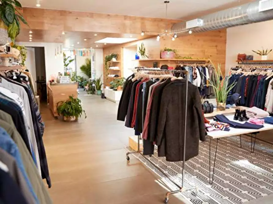 Immagine 2 di Locale commerciale in vendita  in Via Aretina a Firenze