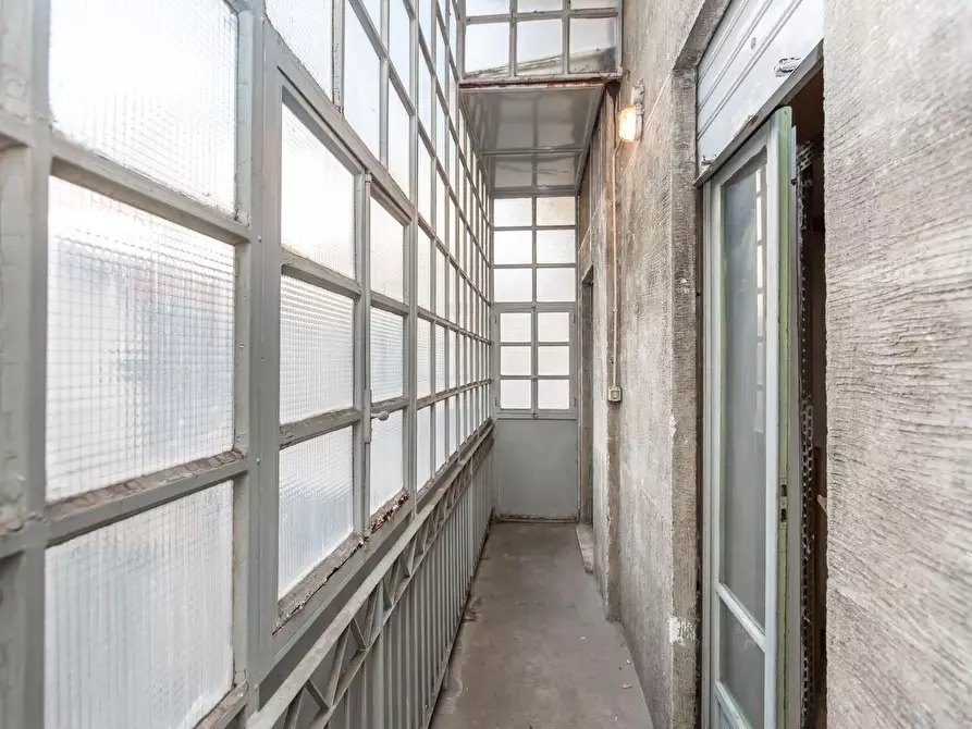 Immagine 4 di Locale commerciale in vendita  in Via Verolengo 184 a Torino