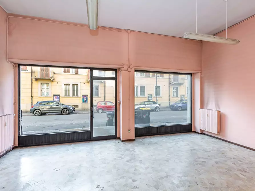 Immagine 8 di Locale commerciale in vendita  in Via Verolengo 184 a Torino