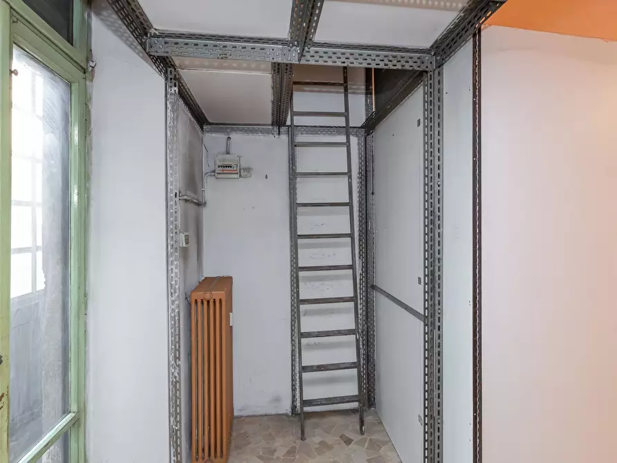 Immagine 12 di Locale commerciale in vendita  in Via Verolengo 184 a Torino