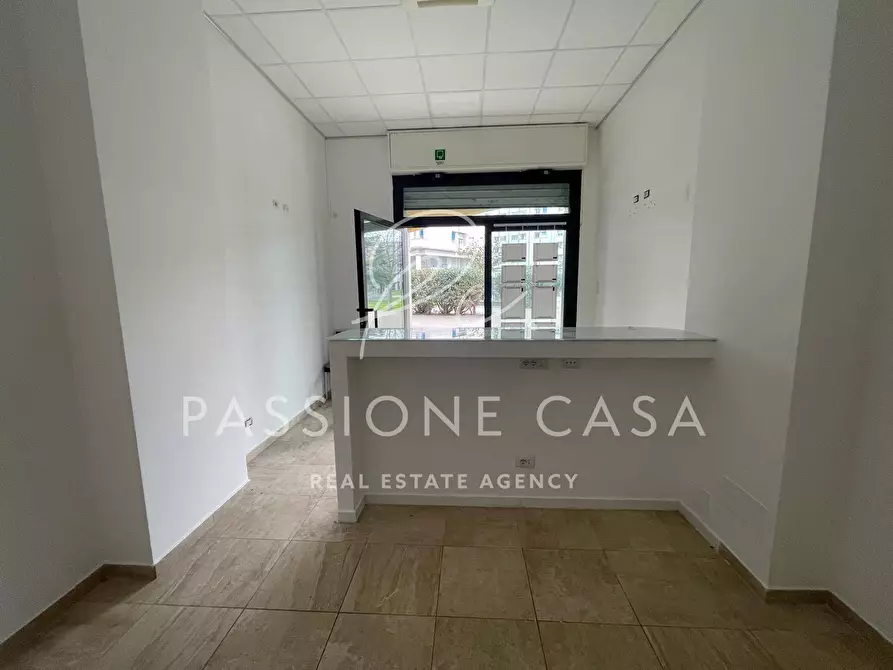 Immagine 12 di Negozio in affitto  in via Roma 23 a Segrate