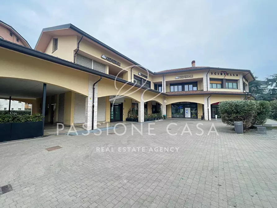 Immagine 16 di Negozio in affitto  in via Roma 23 a Segrate