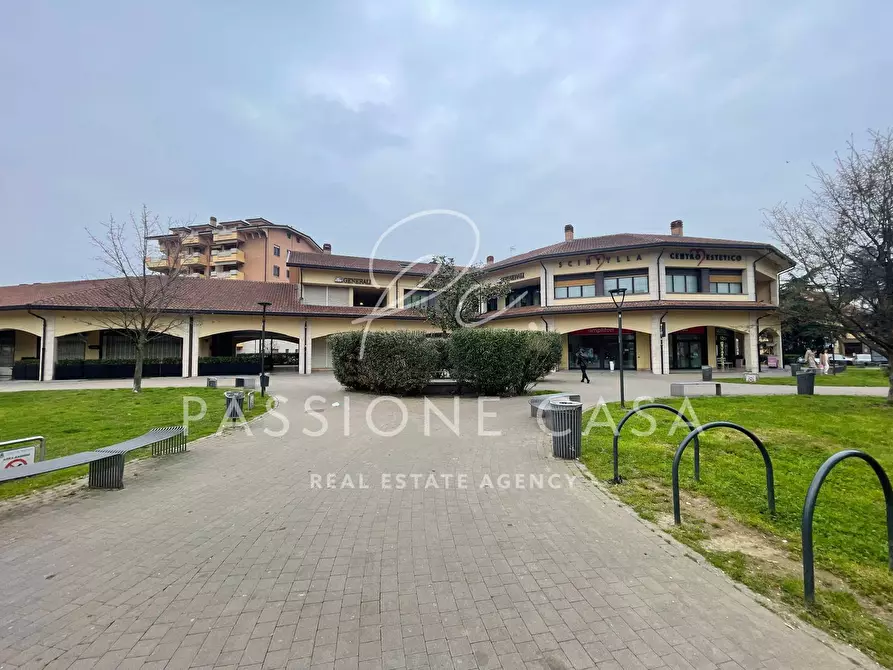 Immagine 17 di Negozio in affitto  in via Roma 23 a Segrate