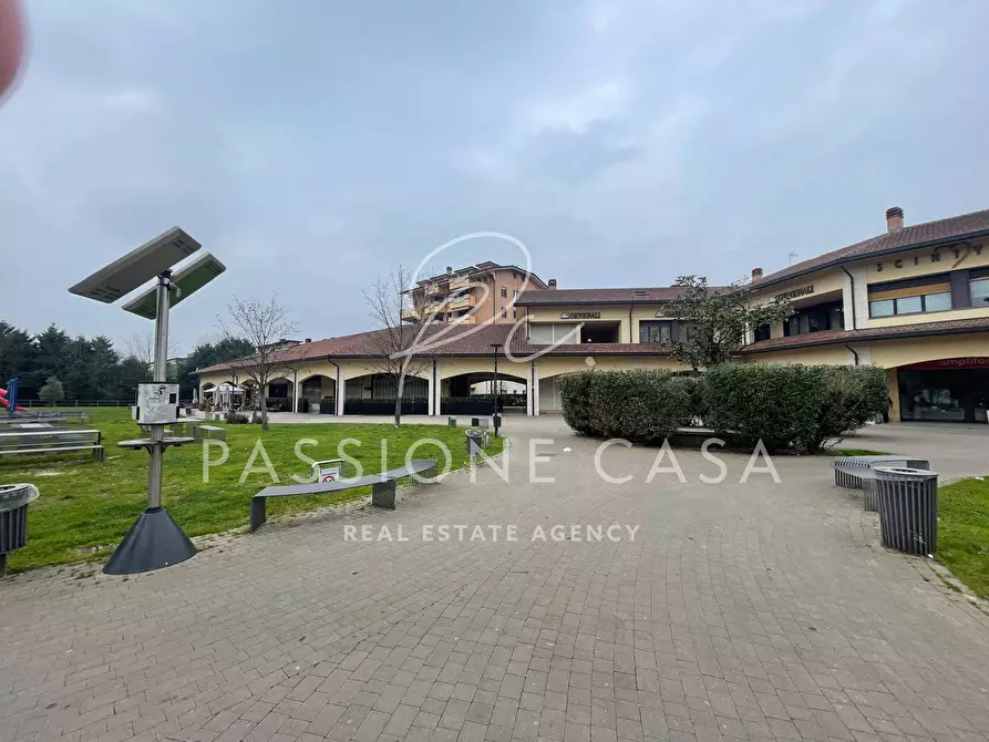 Immagine 18 di Negozio in affitto  in via Roma 23 a Segrate