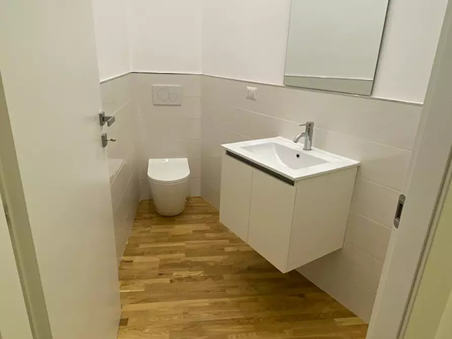 Immagine 19 di Appartamento in vendita  in Viale Enrico Martini 9 a Milano