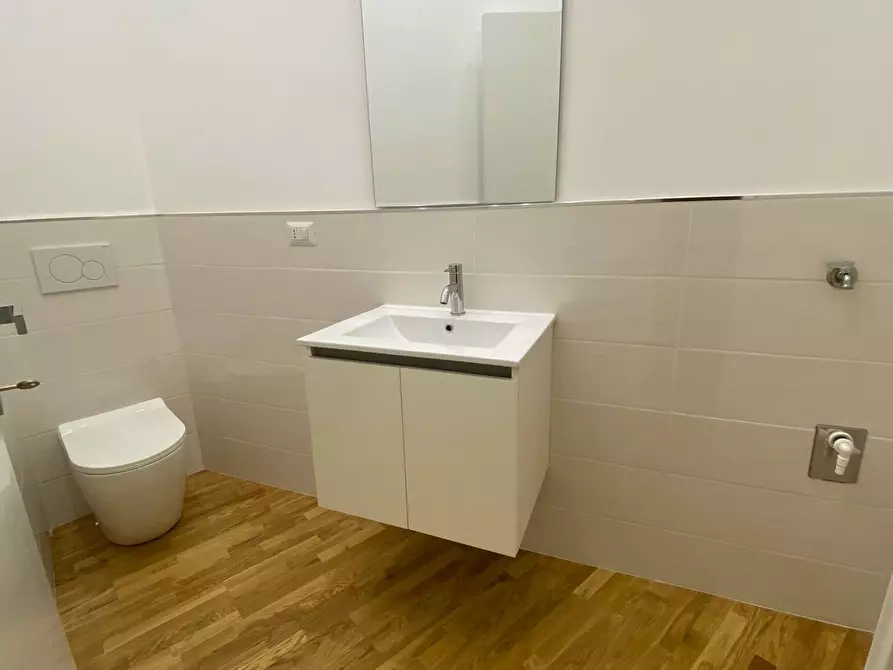 Immagine 18 di Appartamento in vendita  in Viale Enrico Martini 9 a Milano