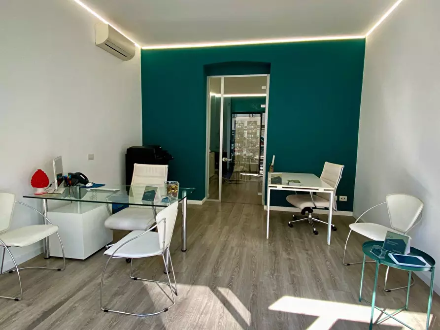 Immagine 3 di Locale commerciale in vendita  in Viale Monte Nero 19 a Milano