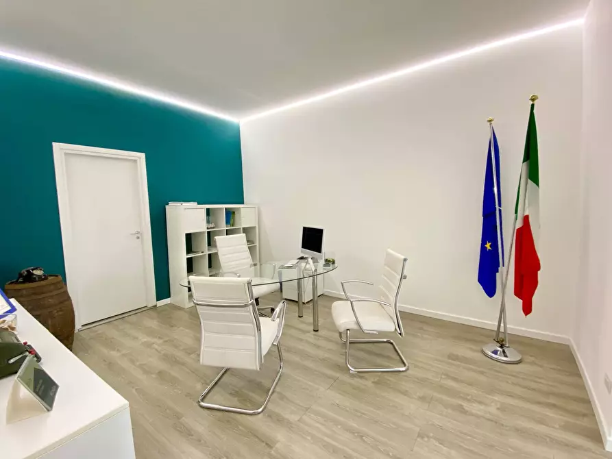 Immagine 9 di Locale commerciale in vendita  in Viale Monte Nero 19 a Milano