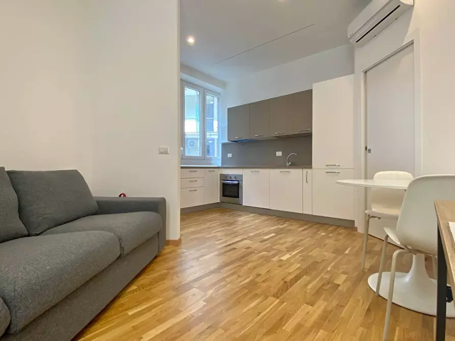Immagine 2 di Appartamento in affitto  in Viale Enrico Martini 9 a Milano
