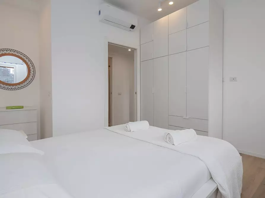 Immagine 12 di Appartamento in vendita  in Via Giambellino 131 a Milano