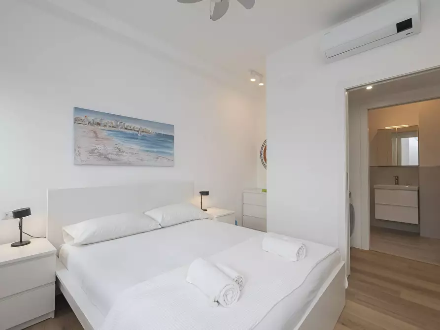 Immagine 14 di Appartamento in vendita  in Via Giambellino 131 a Milano