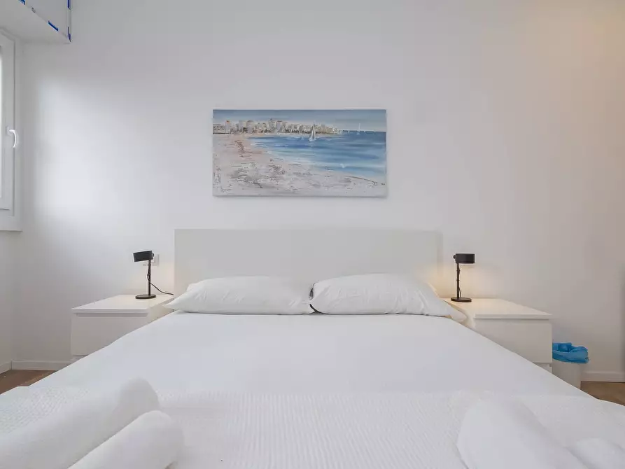 Immagine 15 di Appartamento in vendita  in Via Giambellino 131 a Milano