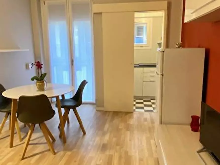 Immagine 6 di Appartamento in affitto  in Via Macedonio Melloni 17 a Milano