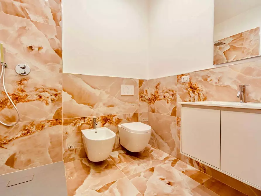 Immagine 13 di Appartamento in affitto  in Viale Enrico Martini 9 a Milano