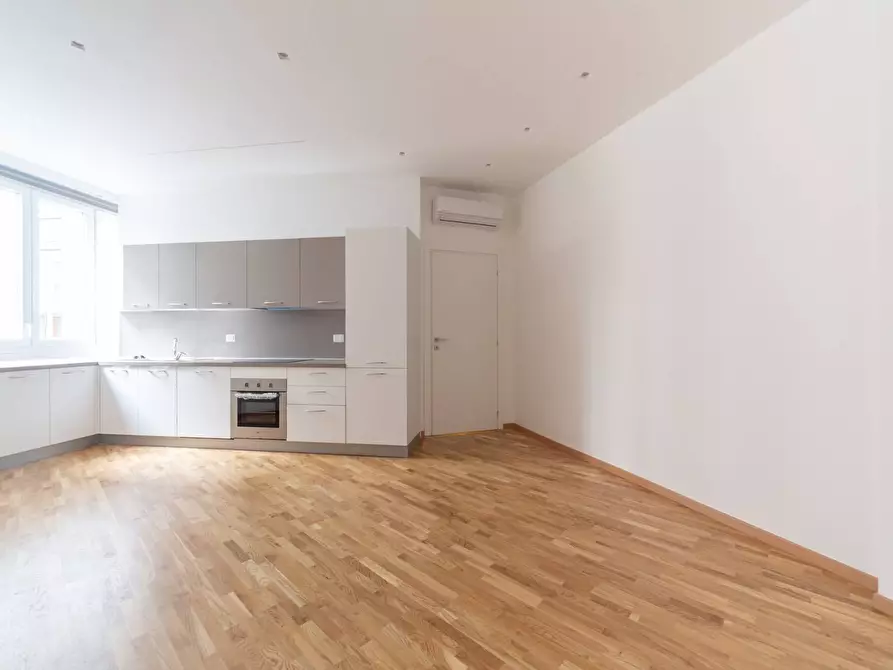 Immagine 1 di Appartamento in vendita  in Viale Enrico Martini 9 a Milano