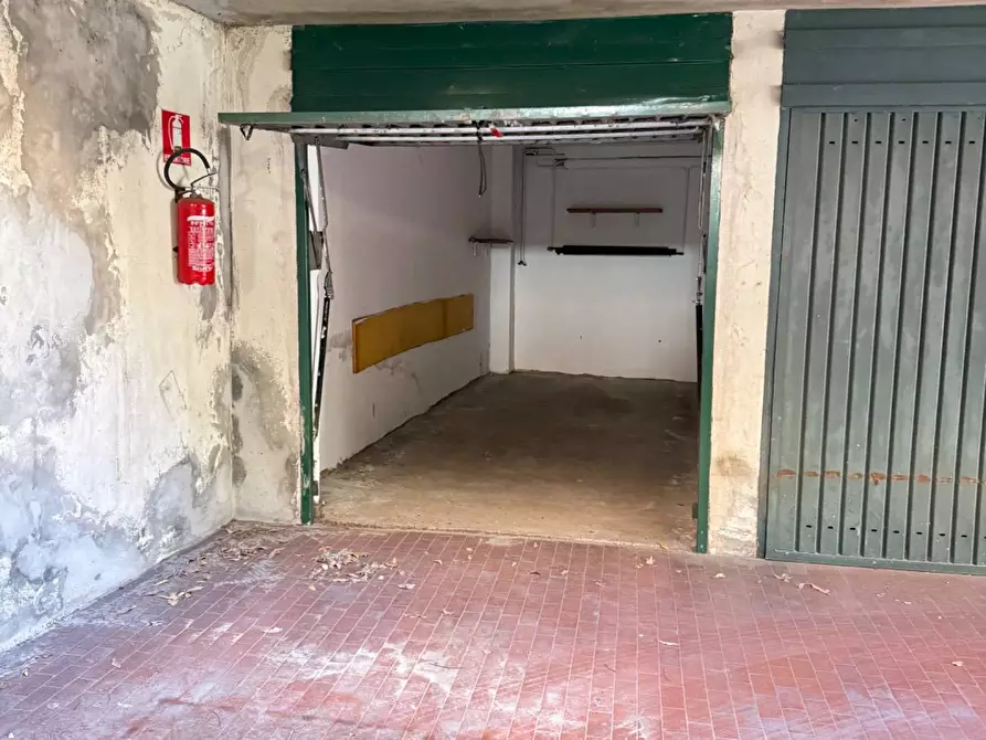 Immagine 3 di Box auto in vendita  in Via Cesare Balbo 11 a Milano