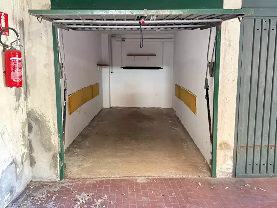 Immagine 12 di Box auto in vendita  in Via Cesare Balbo 11 a Milano