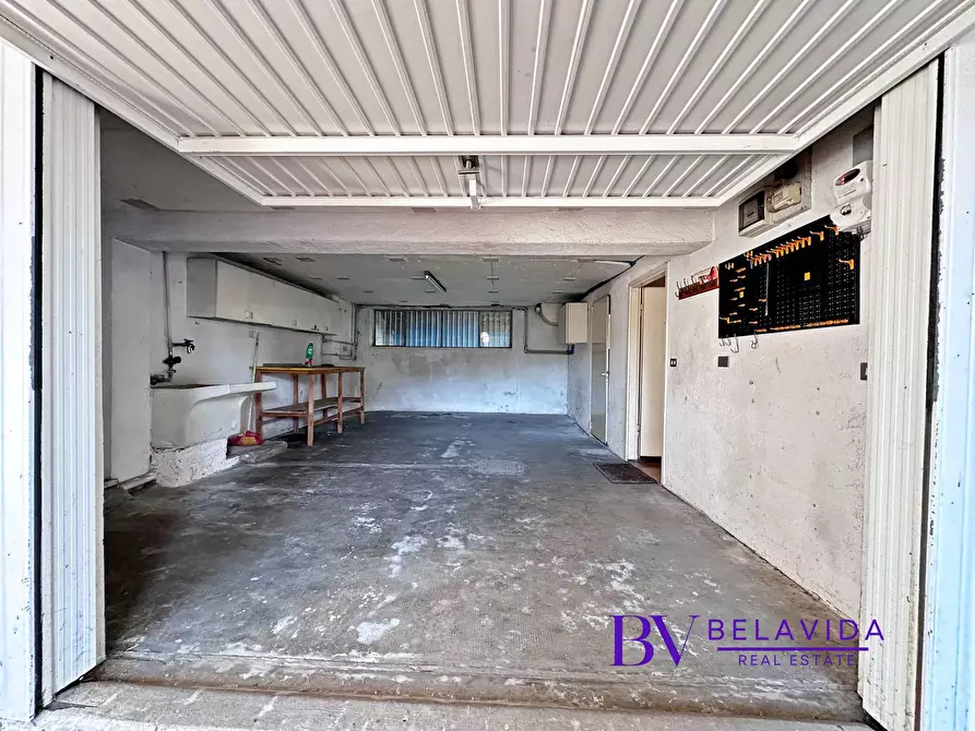 Immagine 10 di Villa in vendita  in Via Lussemburgo 49 a Ispra