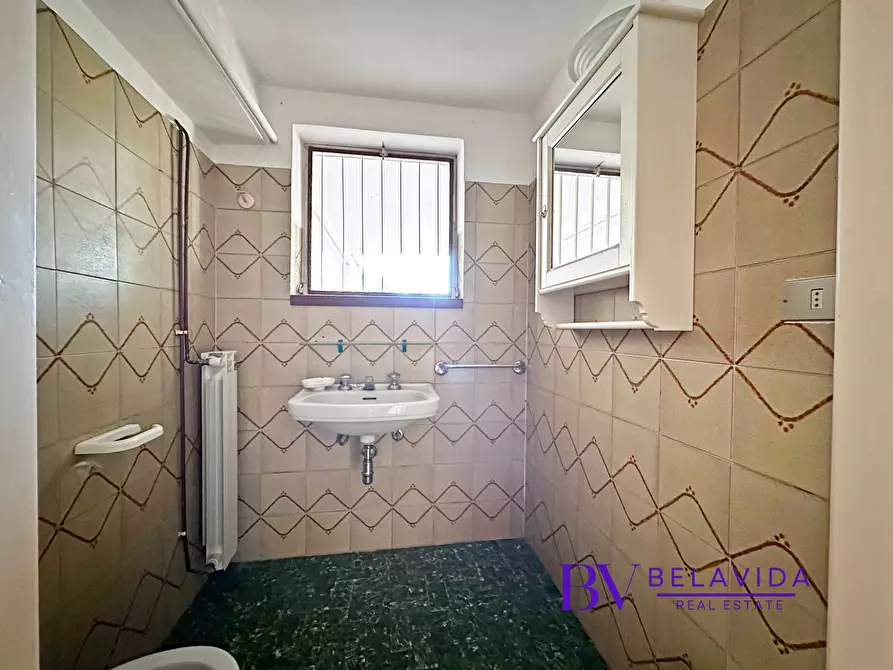 Immagine 12 di Villa in vendita  in Via Lussemburgo 49 a Ispra