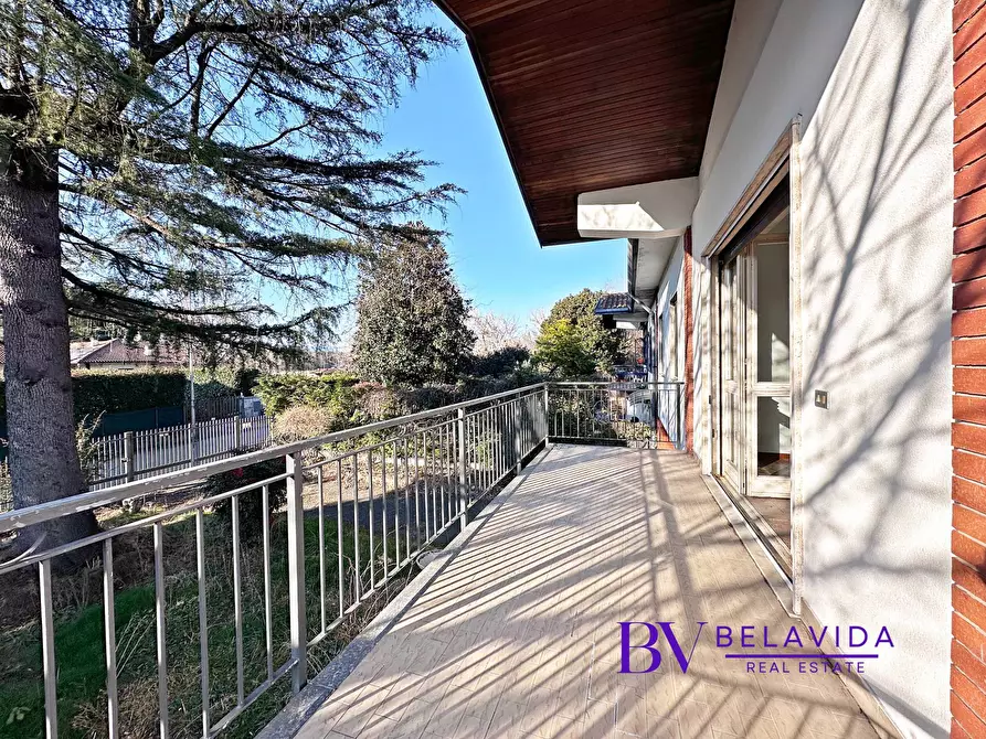 Immagine 26 di Villa in vendita  in Via Lussemburgo 49 a Ispra