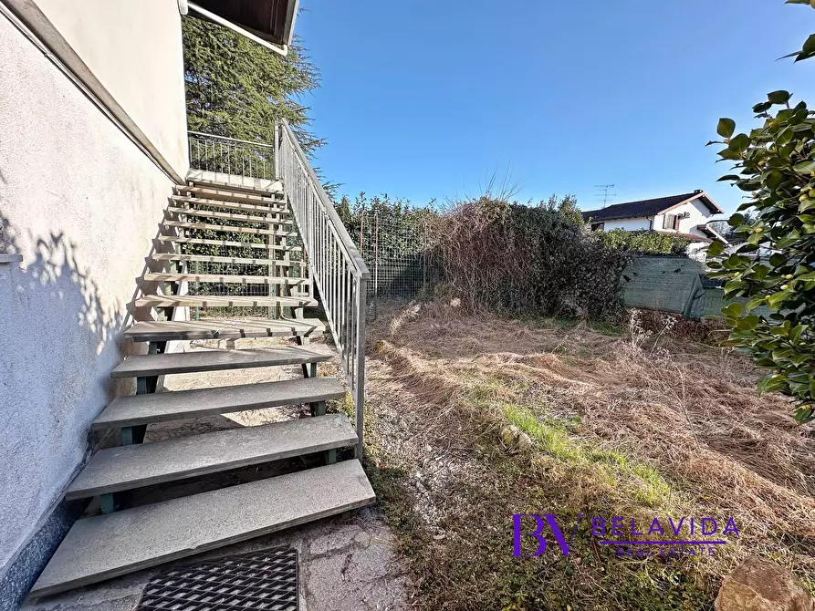 Immagine 30 di Villa in vendita  in Via Lussemburgo 49 a Ispra