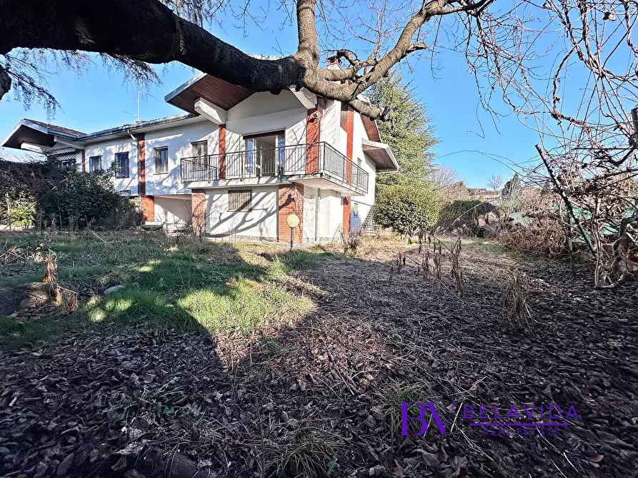 Immagine 31 di Villa in vendita  in Via Lussemburgo 49 a Ispra