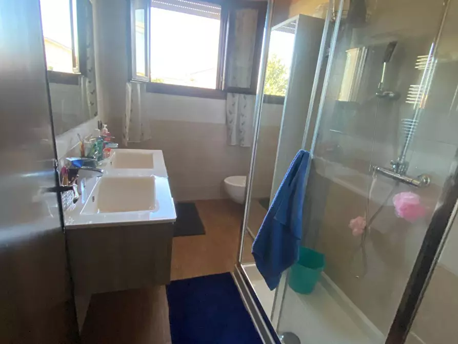 Immagine 29 di Appartamento in vendita  in via solferino a Rovigo