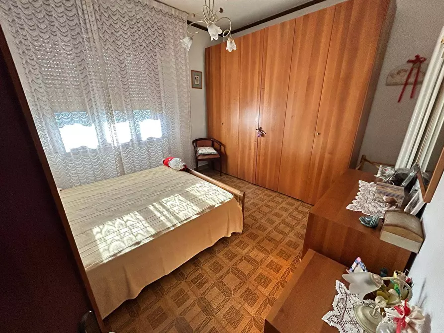 Immagine 11 di Villa in vendita  in via volturno 19 a Rovigo