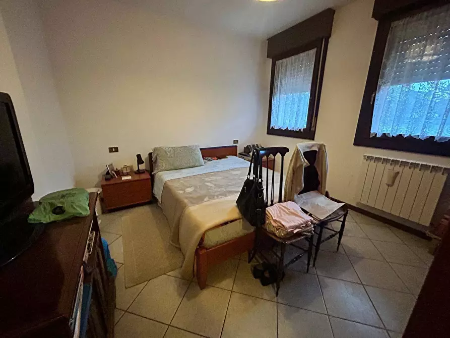 Immagine 8 di Appartamento in vendita  in VIA VITTORIO VENETO a Rovigo