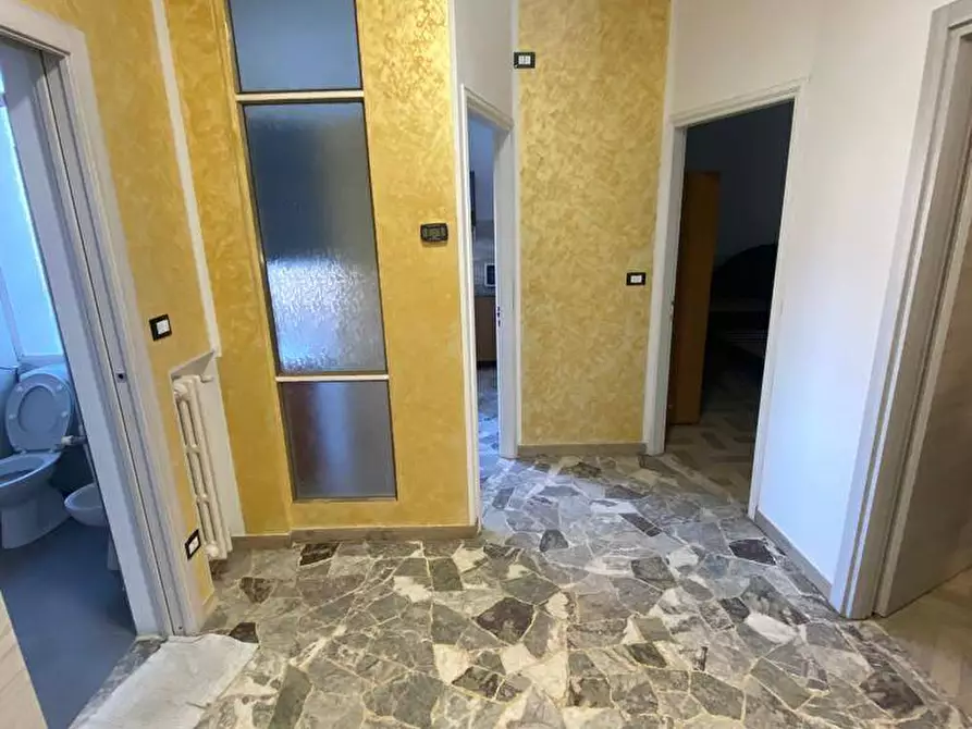 Immagine 2 di Appartamento in vendita  a Rovigo