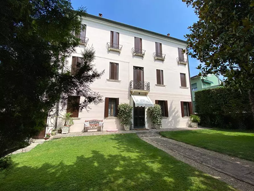 Immagine 1 di Villa in vendita  in VIA ANTONIO DE PAOLI a Polesella