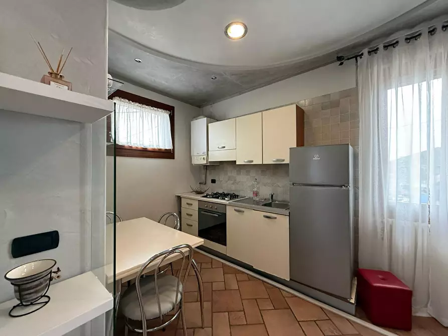 Immagine 2 di Appartamento in vendita  in via ippolito Nievo 4 a Rovigo