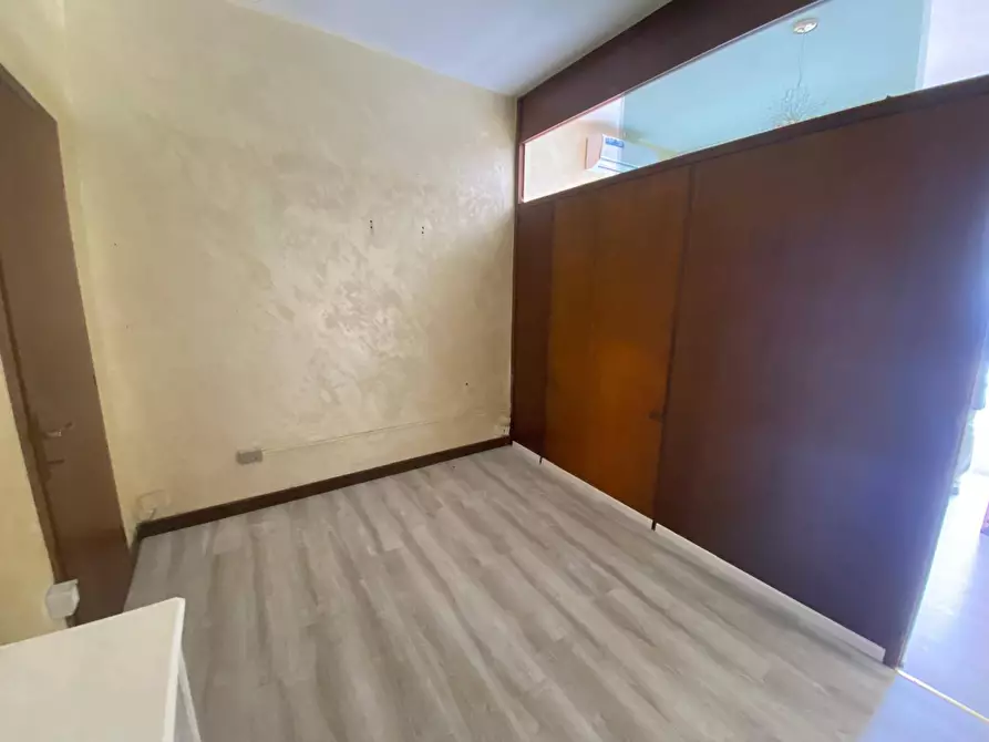 Immagine 5 di Ufficio in affitto  a Rovigo