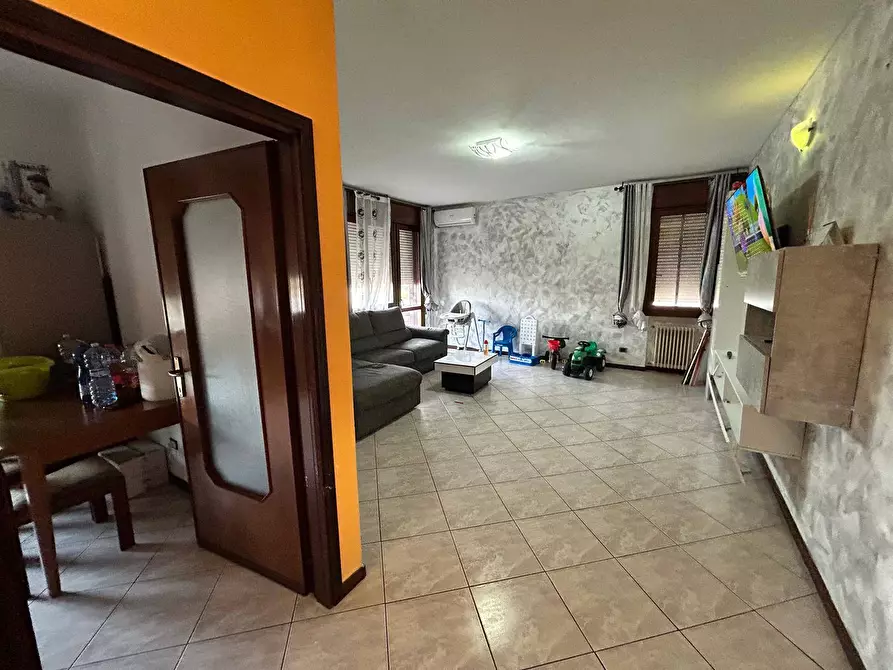 Immagine 2 di Appartamento in vendita  in viale porta po 64b a Rovigo