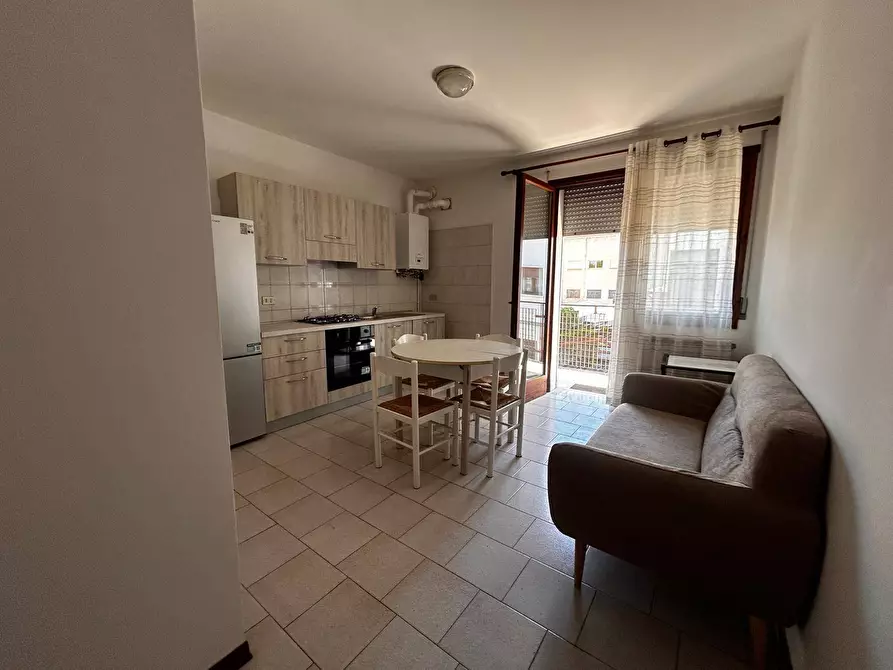 Immagine 5 di Appartamento in vendita  in Viale Fuà Fusinato 23 a Rovigo
