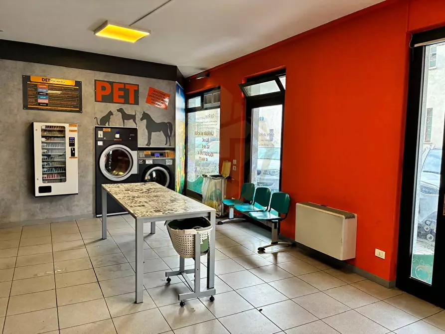 Immagine 7 di Attività commerciale in vendita  in VIA D'ARNOLFO 12 a Biassono