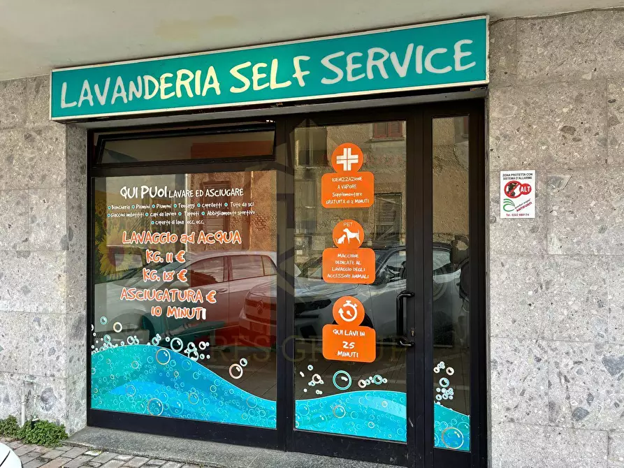 Immagine 1 di Attività commerciale in vendita  in VIA D'ARNOLFO 12 a Biassono