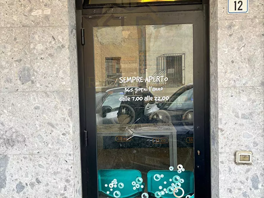 Immagine 4 di Attività commerciale in vendita  in VIA D'ARNOLFO 12 a Biassono
