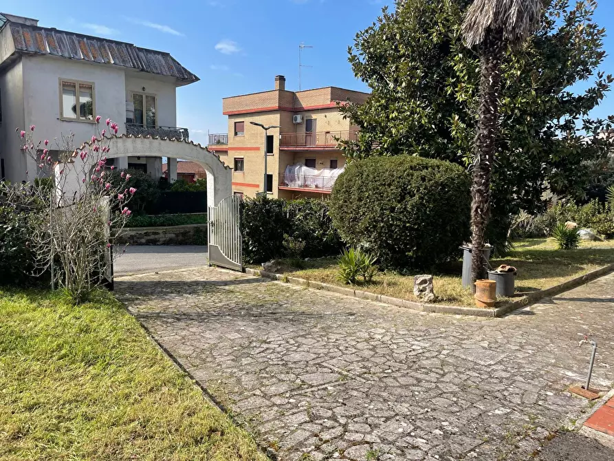 Immagine 40 di Villa in vendita  in Via Don Luigi Sturzo a Campagnano Di Roma