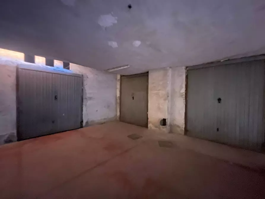 Immagine 3 di Box auto in vendita  in via Carlo Alberto a Anguillara Sabazia