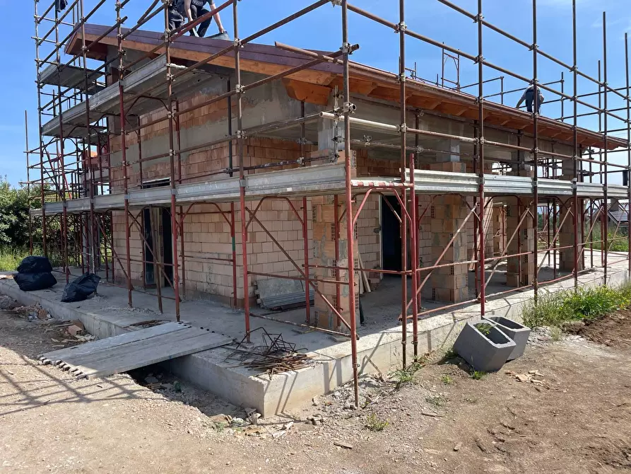 Immagine 2 di Villa in vendita  in via della Macchia snc a Bracciano