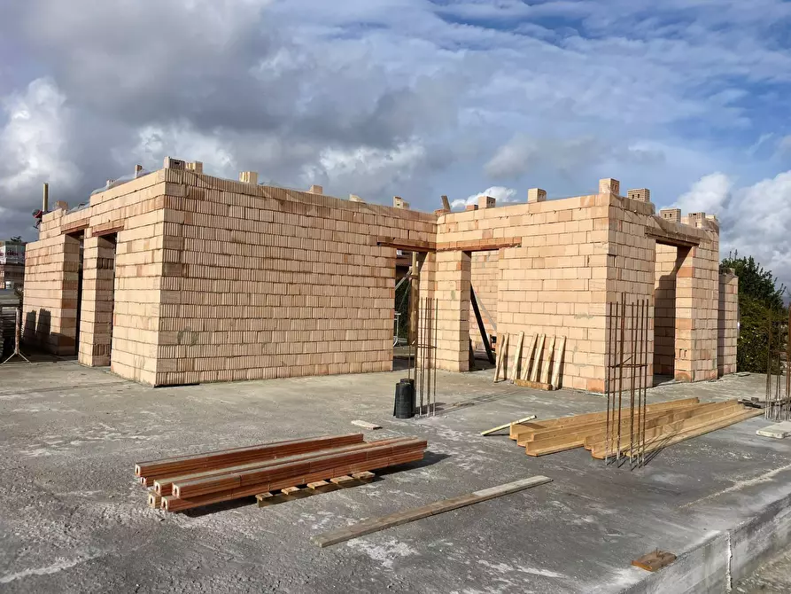 Immagine 4 di Villa in vendita  in via della Macchia snc a Bracciano