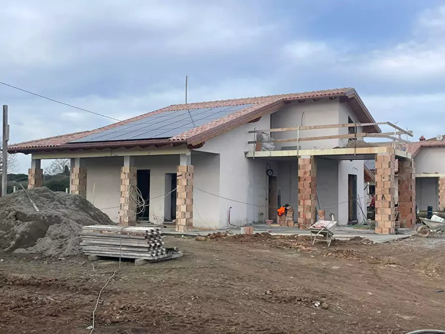 Immagine 6 di Villa in vendita  in via della Macchia snc a Bracciano