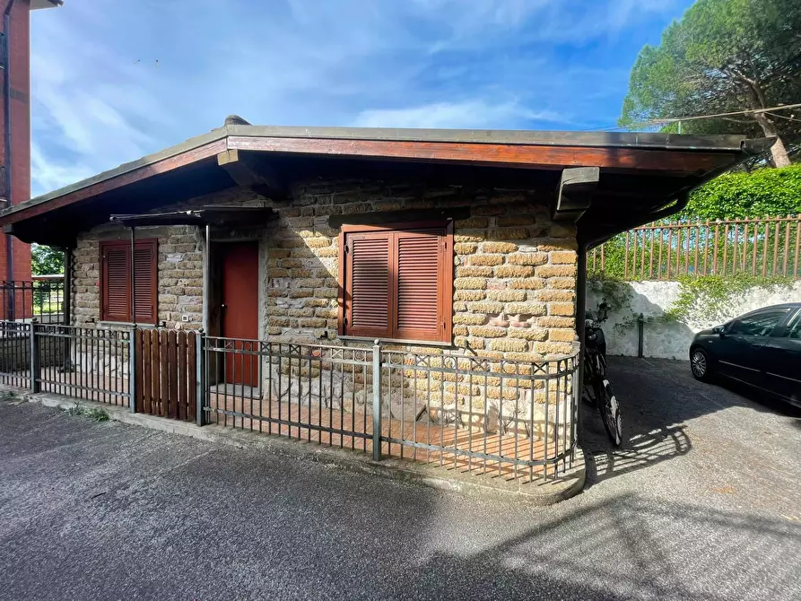 Immagine 4 di Casa indipendente in vendita  in via Quero snc a Roma